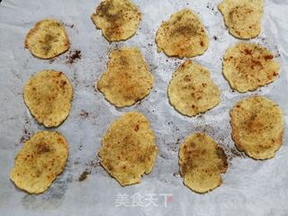 咔吱咔吱咸蛋黄薯片的做法步骤:14