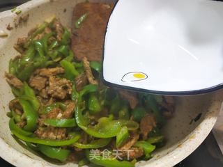 冬季暖胃汤面-青椒肉丝面的做法步骤:12