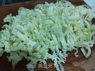 白菜挂面汤的做法步骤:2