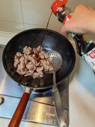 土豆炖牛腩的做法步骤:8