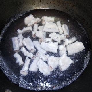 粉肠豆干煲的做法步骤:3