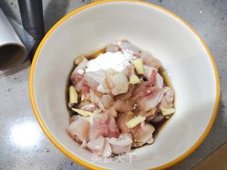 家常炒菜-辣炒土豆鸡丁的做法步骤:2