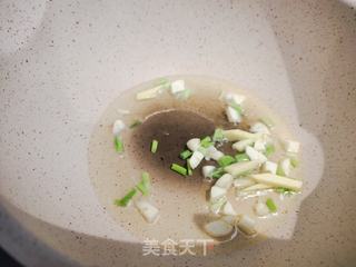 家常炒菜-辣炒土豆鸡丁的做法步骤:4