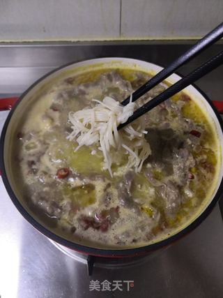 酸汤肥牛的做法步骤:10