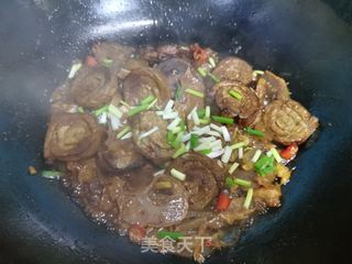 牛筋烧霉千张的做法步骤：10
