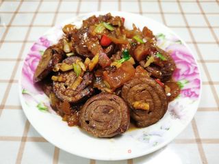牛筋烧霉千张的做法步骤：12