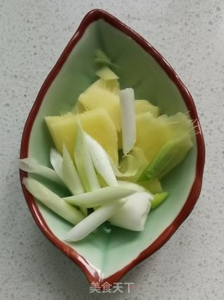 土豆炖三鲜的做法步骤:5