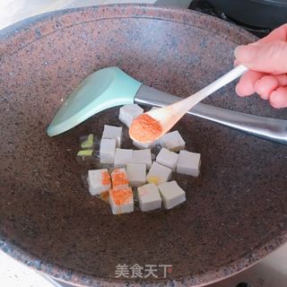 西兰花豆腐蛋汤的做法步骤：5