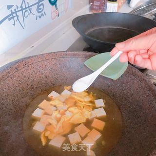 西兰花豆腐蛋汤的做法步骤：7