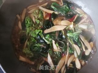 杏鲍菇白菜海带炖粉条的做法步骤：12