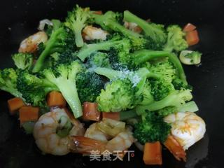 虾仁西蓝花的做法步骤:11
