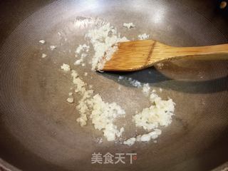 鲜鱿北极贝炒木耳的做法步骤:8
