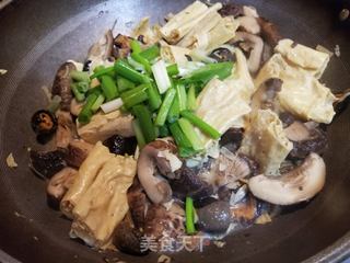 冬菇腐竹焖海参的做法步骤:13