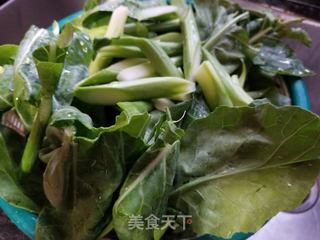 腊肉炒芥兰的做法步骤:2