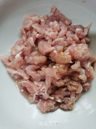 茭白炒三丝的做法步骤:4