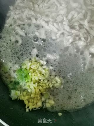 茭白炒三丝的做法步骤:7