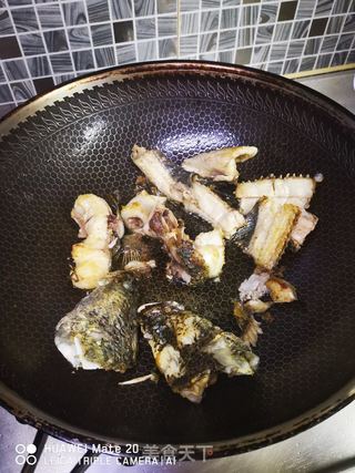 酸菜鱼的做法步骤:2