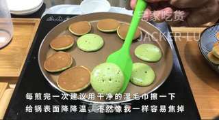双色奶香小松饼,满口奶香,柔软细腻,下午茶的不二的选择!的做法步骤:20