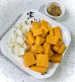 南瓜炖百合糖水的做法步骤：2