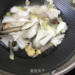 泡菜白菜炖小黄鱼的做法步骤：7