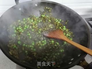 豌豆炒雪里蕻的做法步骤：6