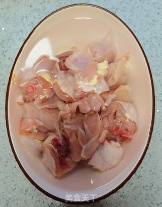 土豆烧鸡腿的做法步骤:2