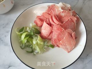 酸菜白菜粉条汤的做法步骤：2