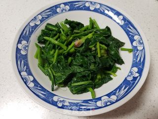 菠菜炒鸡蛋的做法步骤:3
