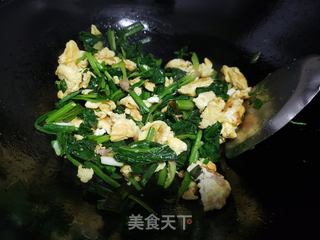 菠菜炒鸡蛋的做法步骤:6