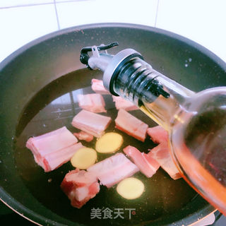 子排炖萝卜的做法步骤：2