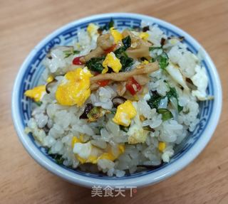 青菜香菇鸡蛋炒饭的做法步骤：6