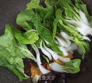 木耳香菇辣炖煎豆腐的做法步骤:8