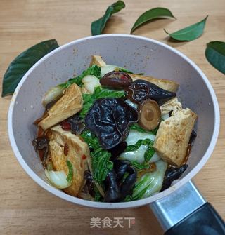 木耳香菇辣炖煎豆腐的做法步骤:10