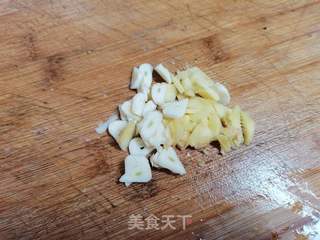 洋葱炒八爪的做法步骤:2