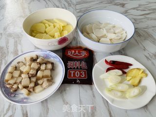 火麻仁年糕土豆烧肉的做法步骤：1