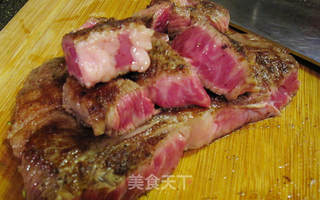铁板红酒骰子牛肉的做法步骤:3