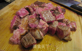 铁板红酒骰子牛肉的做法步骤:4
