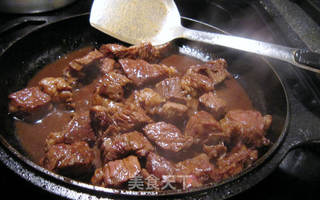 铁板红酒骰子牛肉的做法步骤:6