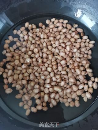 盐焗五香花生米的做法步骤:2