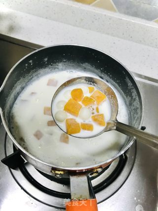 牛奶炖木瓜汤圆的做法步骤：7