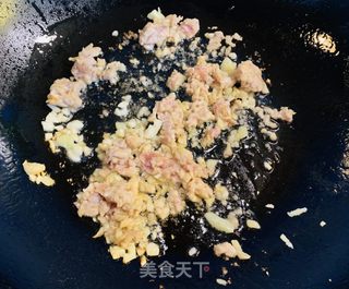 火麻仁菠菜炒粉条的做法步骤：4