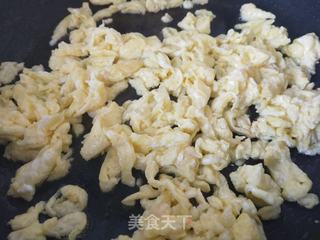 胡萝卜鸡蛋韭菜馅水饺的做法步骤:2