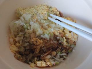 胡萝卜鸡蛋韭菜馅水饺的做法步骤:3