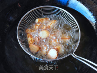 蟹黄酱烩豆腐的做法步骤:2