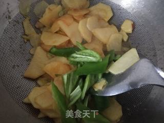 毛葱炒土豆片的做法步骤:7