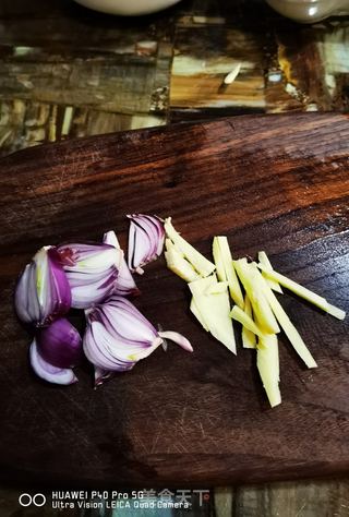 腊八蒜爆猪肚的做法步骤:16