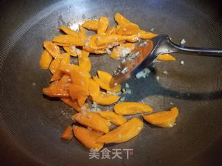 田鸡腿炒杂菜的做法步骤:10