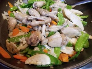田鸡腿炒杂菜的做法步骤:12