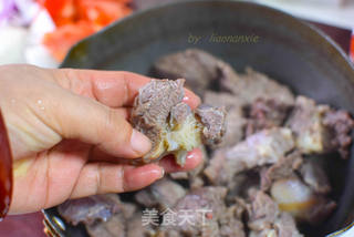 冬天必备西红柿炖牛肉的做法步骤:4