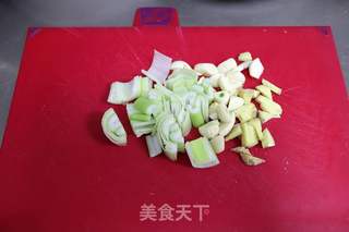 卤五香豆皮肉卷的做法步骤：2